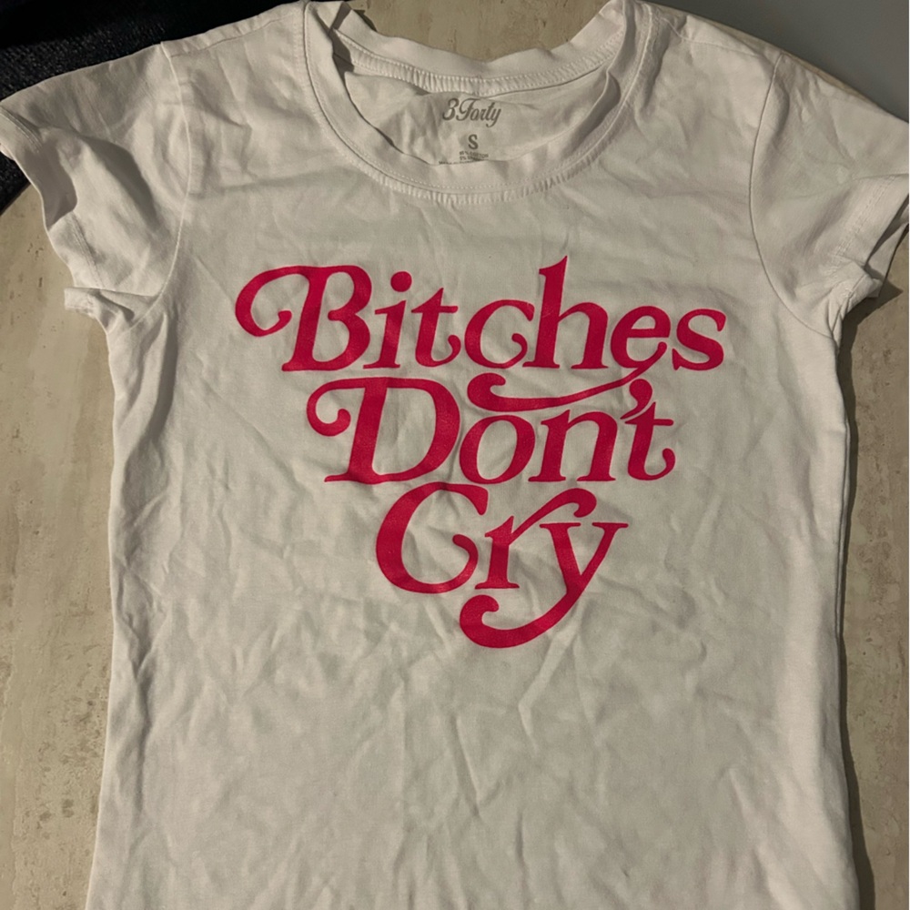 Fitted White and Pink Graphic Short Sleeve Tee